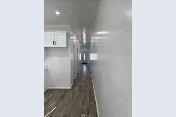 Buy Duplex in Los Angeles with Spacious Bedrooms and Rental Income