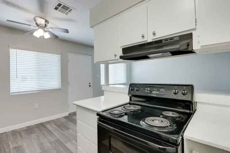 Rent 2 Bedroom Apartment in Las Vegas with Pool and Bark Park