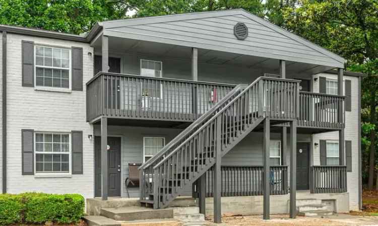 Rent Apartments in Smyrna GA with Chic Finishes near Chuck Camp Park