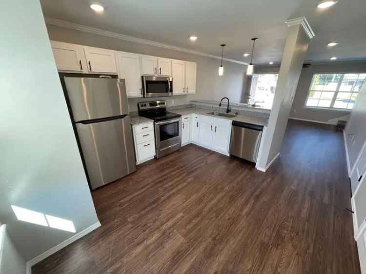 Rent Spacious 2 Bed 1.5 Bath Townhomes Now Leasing