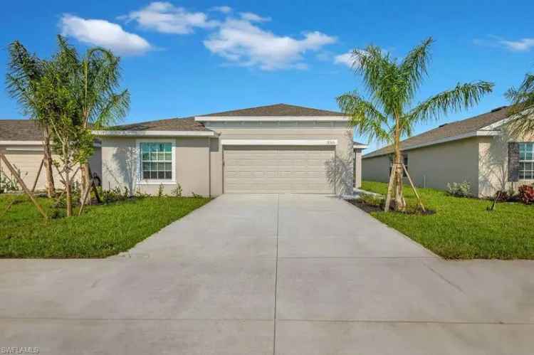 Rent Modern House in Savannah Lakes Lehigh Acres with Lake Views