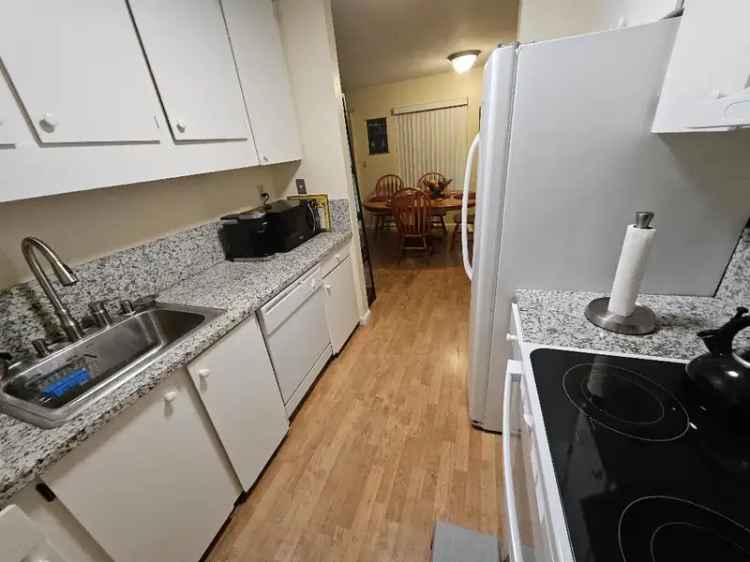 Rent Furnished Condo in Walnut Creek with Key Amenities