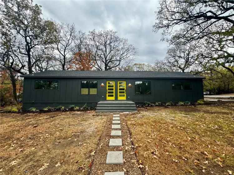 House For Sale in Fayetteville, Arkansas