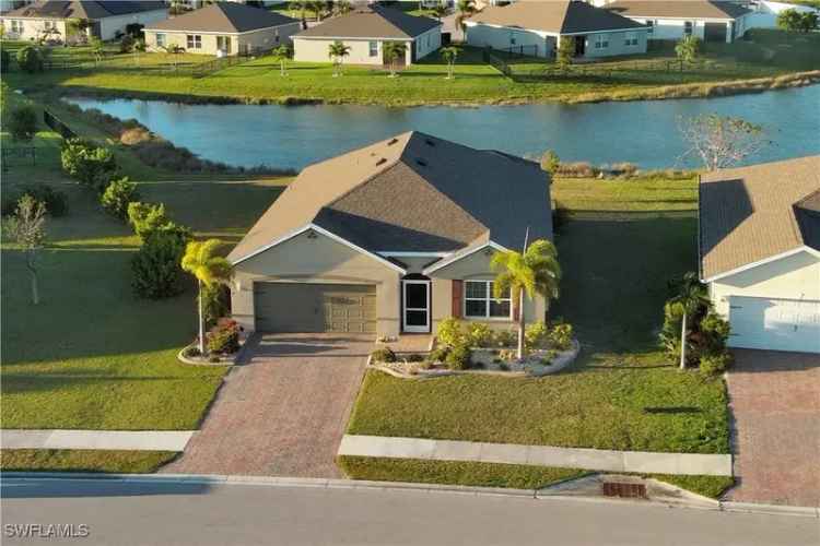 House For Sale in Cape Coral, Florida