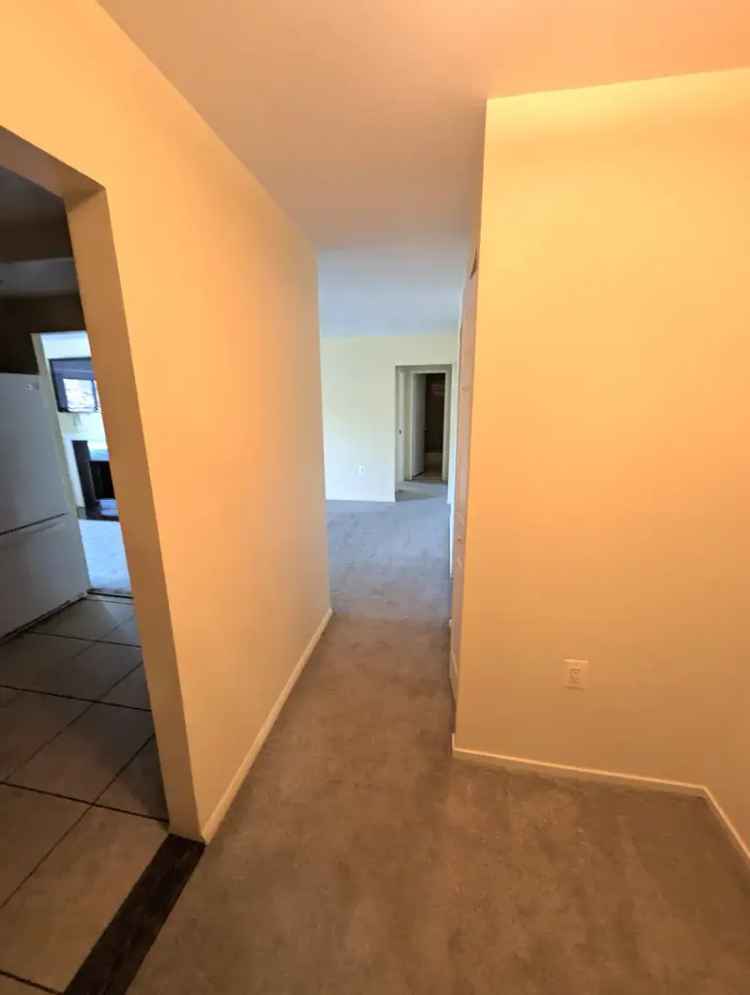 Rent 1 Bedroom Condo in Montgomery Village with Modern Features