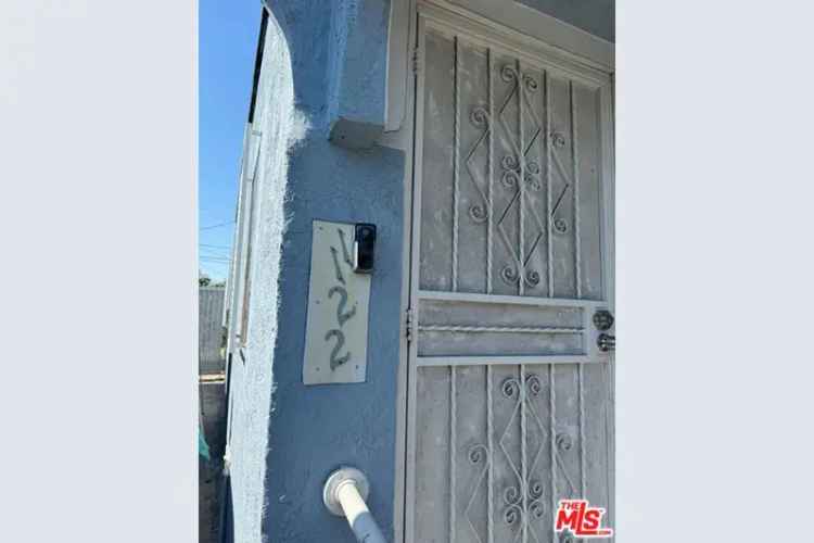 House For Sale in 1122, East 67th Street, Los Angeles, California