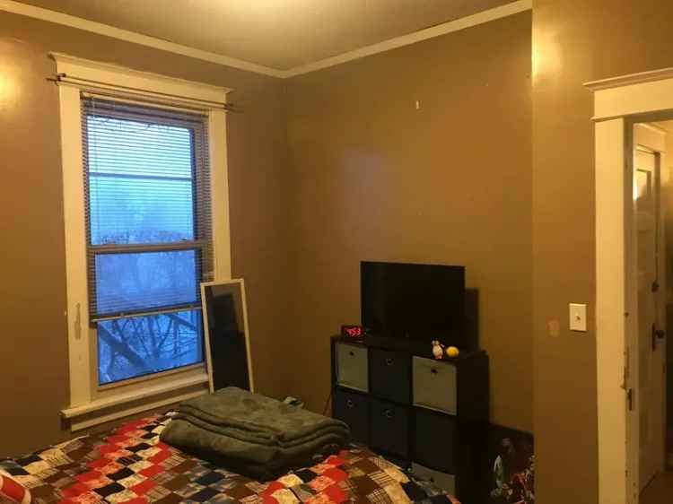 Rent Apartment Unit with Fresh Paint and New Features