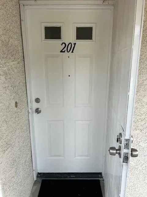 Rent Charming 2 Bedroom Condo in Gated Community Near Las Vegas Strip