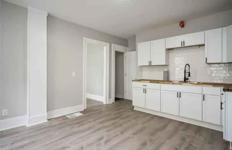 Rent Townhouse with Brand New Features and Parking