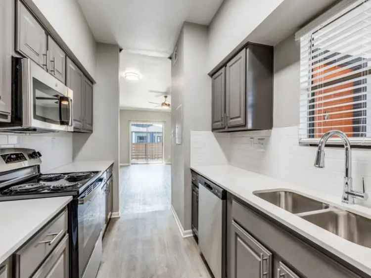 Rent Waterfront Apartments in Clear Creek near Houston and Galveston