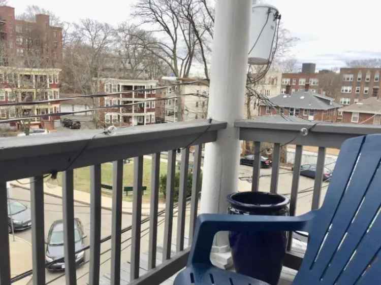 Rent 3 Bedroom Apartment Near Brighton Brookline Line with Balconies