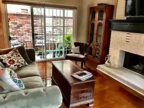 Rent Cozy Townhouse in La Jolla Village with Beach Proximity and Amenities