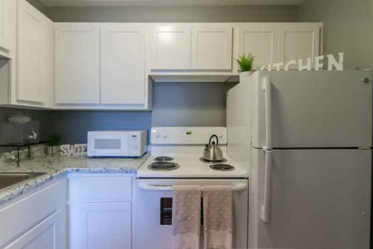 Rent Romaine Court Apartments in Cincinnati with Community Amenities