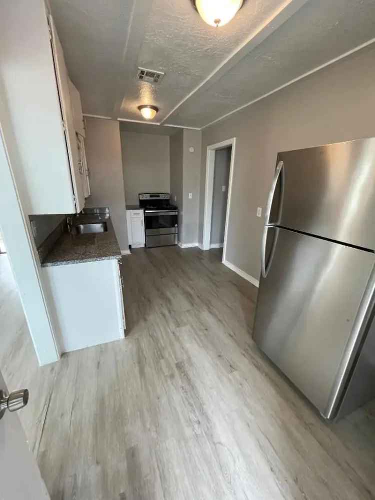 Rent Duplex in Norman with 2 Beds and Washer Dryer Hookups