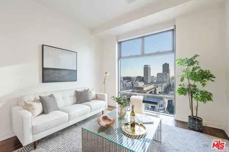 House For Sale in 801, South Grand Avenue, Los Angeles, California