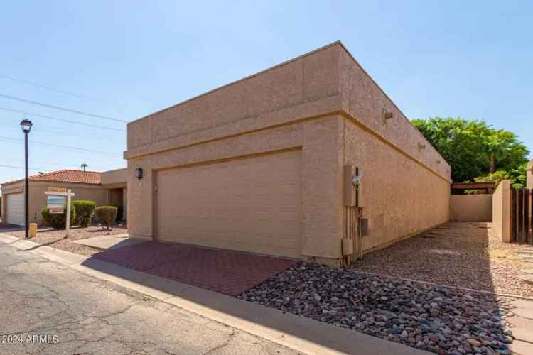 Single Level Home for Sale in North Mesa with Lake View and Pool