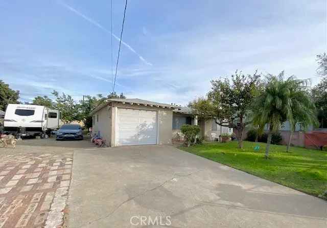 House For Sale in 523, Fairlawn Avenue, Santa Ana, California