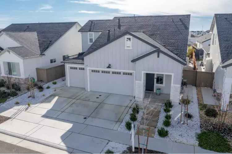 House For Sale in Roseville, California