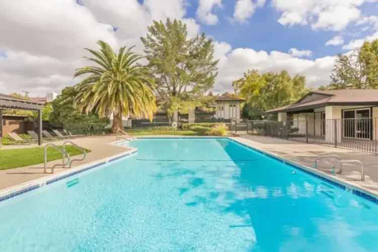 Rent Apartments in Camelback South with Pool and Laundry Near Walnut Creek