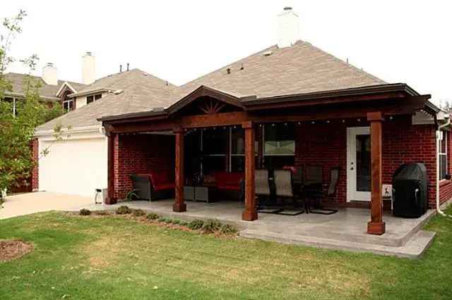 Rent Beautiful Single Story Home with 3 Bedrooms in Frisco