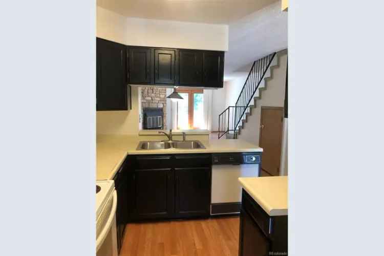 Rent Adorable Townhouse in Great Location with Modern Updates