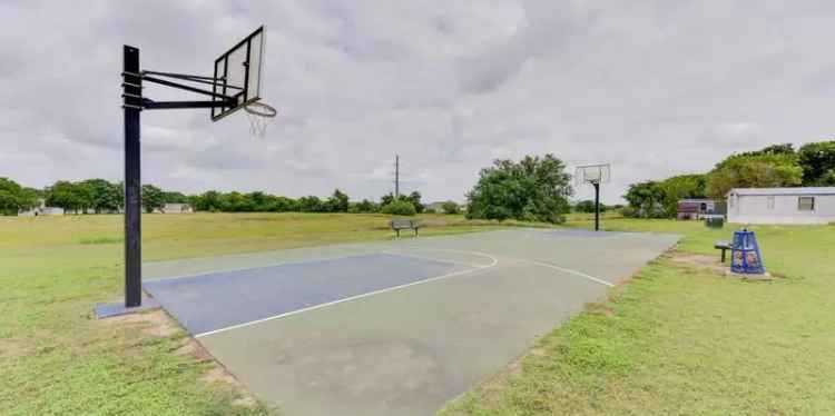 Rent Apartments in Windy Meadows Schertz with Community Features