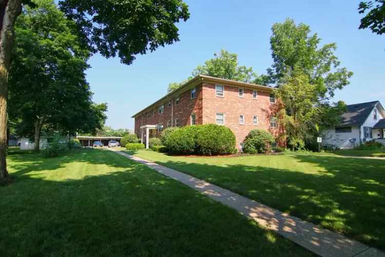 Rent Beautiful Apartment Unit in Broad Ripple with Recent Renovations