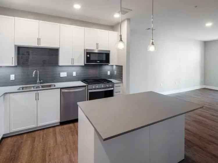 Rent Apartments in Avalon Teaneck with Modern Amenities and Features