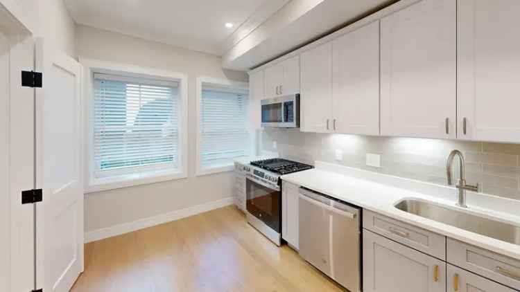 Rent Luxury Apartment Unit in downtown Boston Theater District with 3 Bedrooms