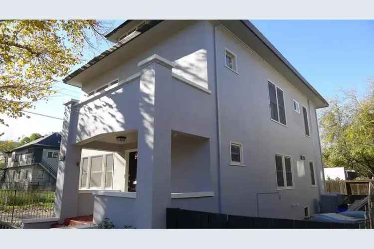 Buy Duplex in Downtown Sacramento with Modern Features and Investment Potential