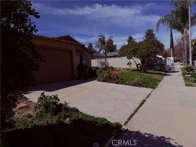 House For Sale in Los Angeles, California