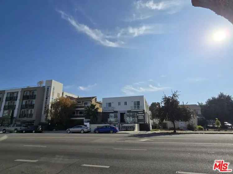 House For Sale in 14550, Burbank Boulevard, Los Angeles, California