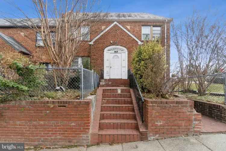 House For Sale in 4801, 3rd Street Northwest, Washington, District of Columbia