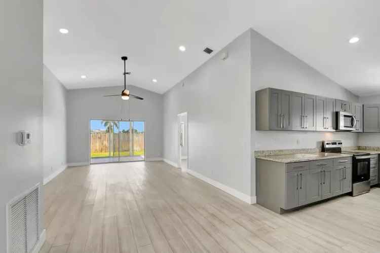 House For Sale in 215, Northwest 40th Avenue, Delray Beach, Florida