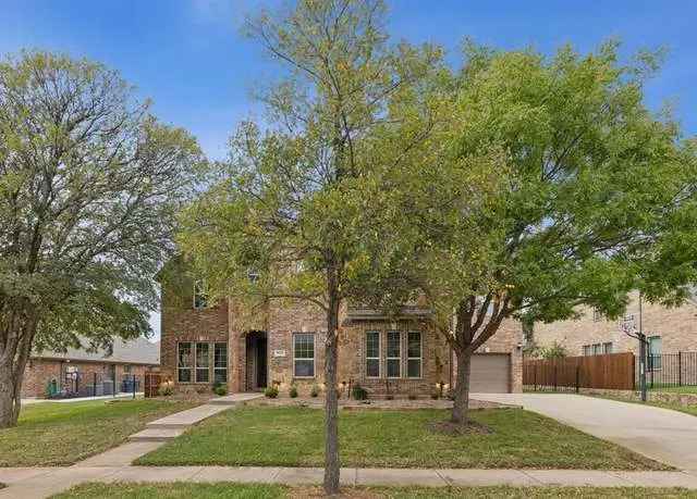 Buy Home in Keller ISD with 5 Bedrooms and Spacious Living Areas