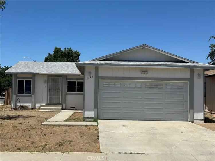 House For Sale in 2203, Rosewood Avenue, Lancaster, California