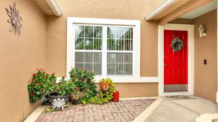 Rent a Freshly Painted Home in Sky Lake South Orlando with Spacious Patio