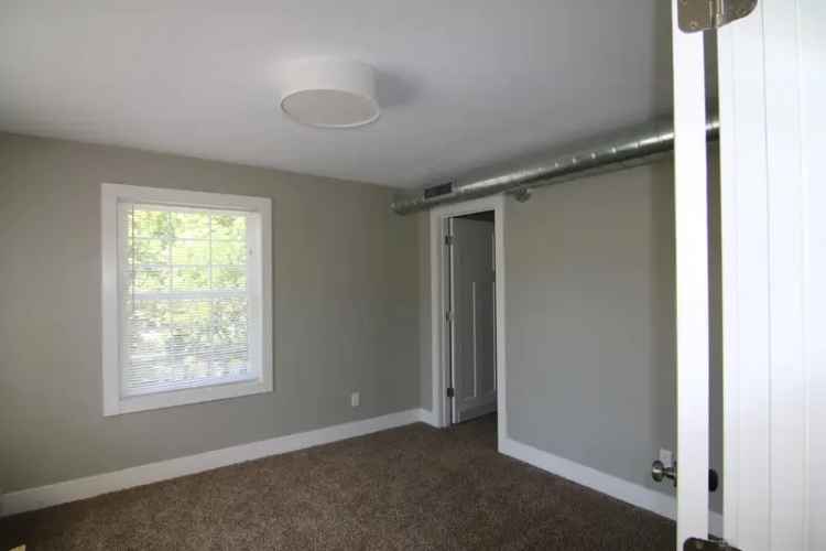 Rent Townhouse in Downtown Grand Rapids with 2 Min Walk to GVSU