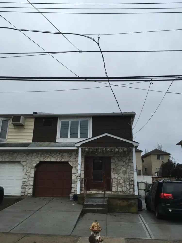 Rent 3 Bedroom House in Staten Island with Garage and Renovated Interior