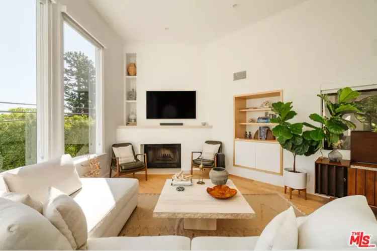 House For Sale in 2261, Vasanta Way, Los Angeles, California