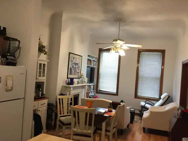 Rent Apartment Unit Near Copley and Prudential with Modern Features