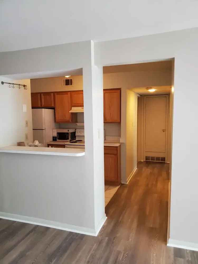 Rent Apartment Unit with 2 Bedrooms in Cardinal Forest Area