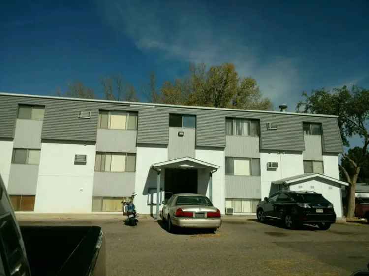 Rent Apartment Unit Newly Remodeled with LVT Flooring and Paint