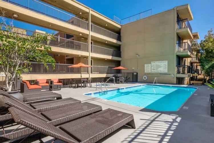 Apartments for Rent in Los Angeles with Pool and Fitness Center