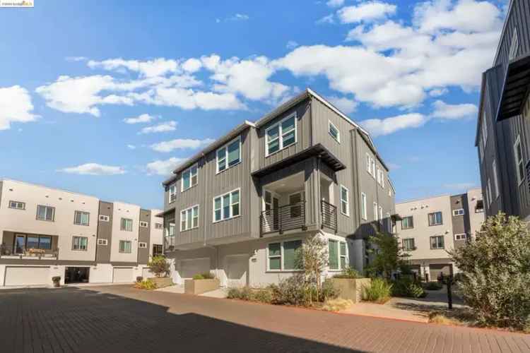 Contemporary townhouse for sale in Ellis West at Central Station with luxury features