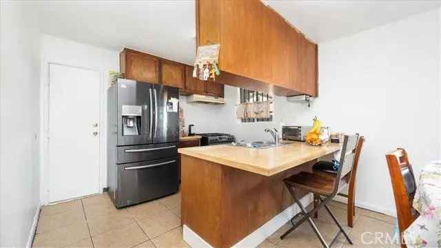 House For Sale in 7313, Parmelee Avenue, California