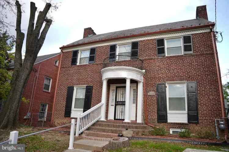 House For Sale in 2112, Branch Avenue Southeast, Washington, District of Columbia