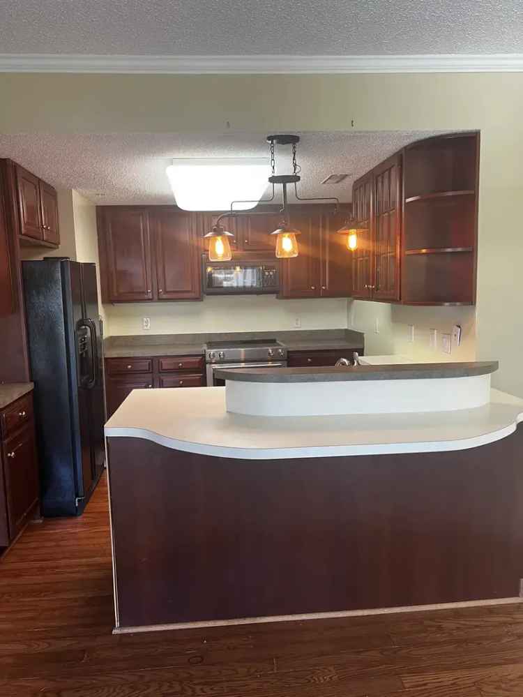 Condo for Rent in Nashville with Premium Amenities and Skyline Views