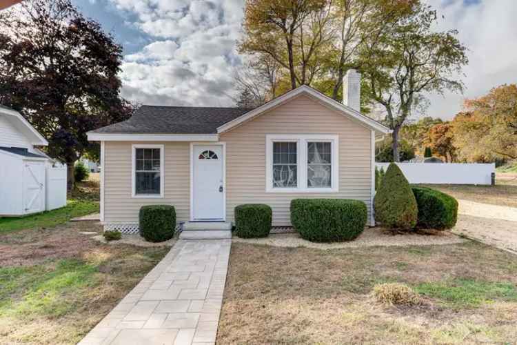 Buy Ranch Beach House in Old Lyme with Gorgeous Patio and Parking