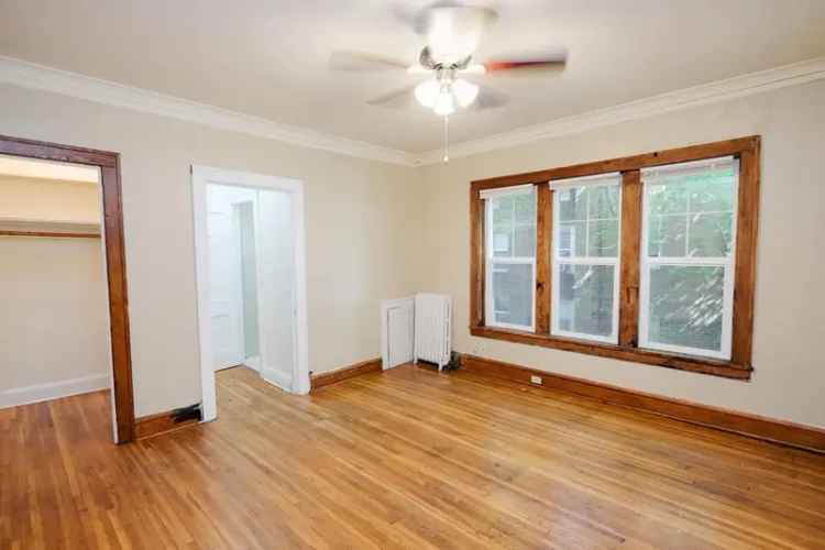 Rent Apartment in Uptown Minneapolis Near Lake of the Isles